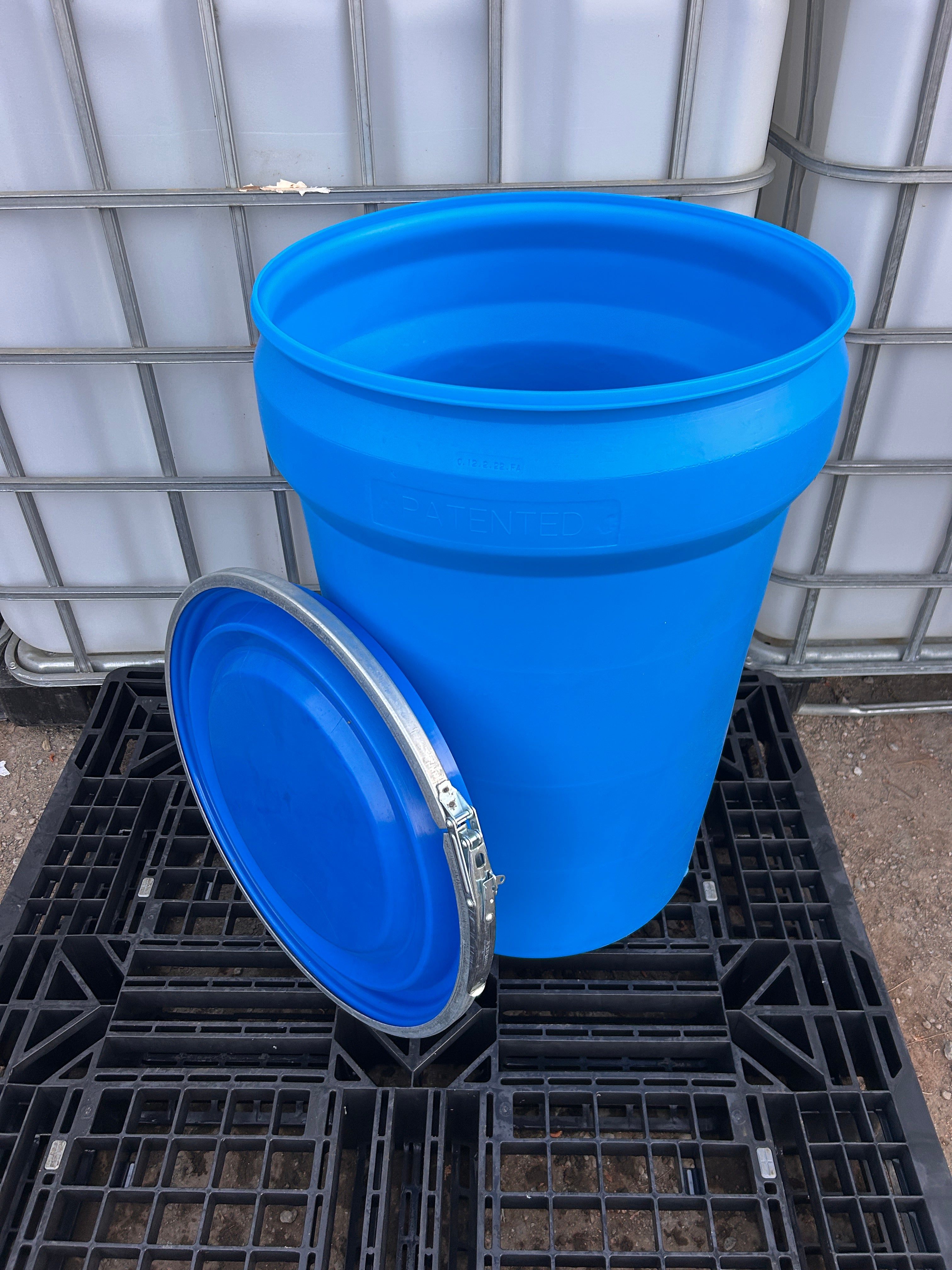 30 Gallon Plastic Removable Top Snap Ring Nestable Barrel