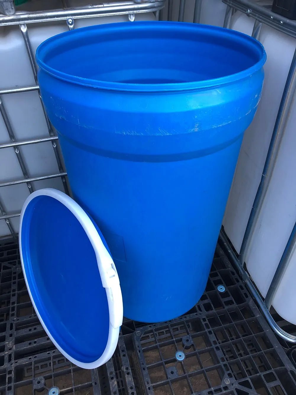 Plastic 55 Gallon Food Grade (Nestable – Removable top snap ring barrel) - aquacontainers